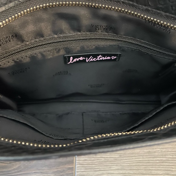 Victoria Secret Bag w/chain strap - Picture 3 of 3